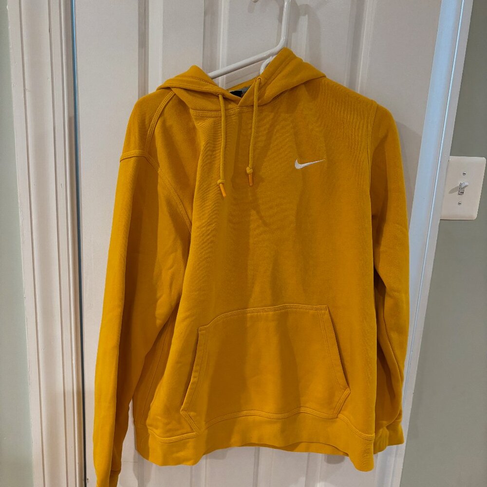 Nikes Men's Gold Hoodie